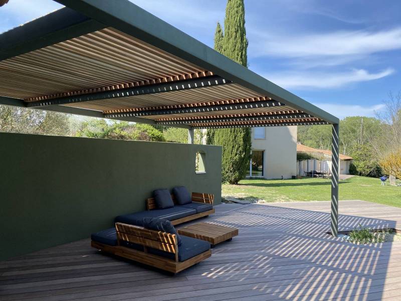 Modèle de pergola en bois pour aménager votre terrasse à Ventabren
