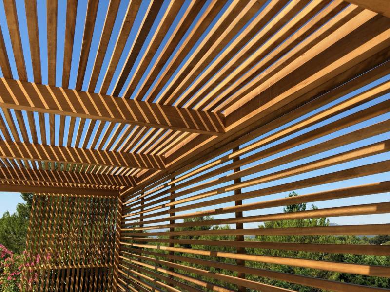Les avantages de la pergola en bois par rapport à une pergola en aluminium à Cabriès Calas